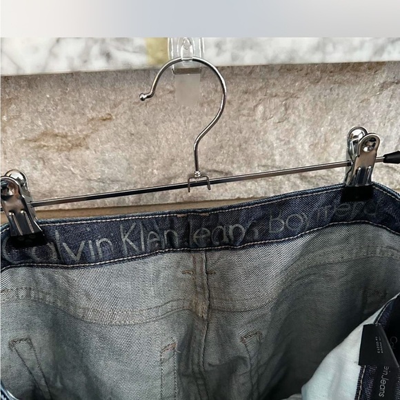 Calvin Klein Slim Fit Jeans Destructed Denim Mid Rise Dark Wash Women's S 29/8 - Picture 8 of 8